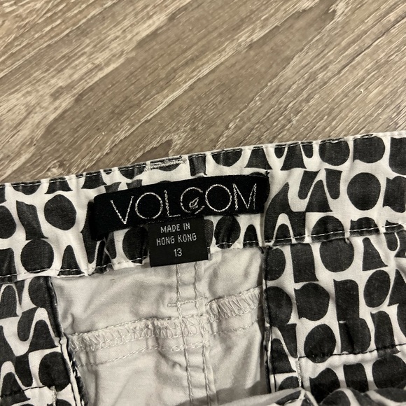 ✨Volcom Shorts✨ - Picture 2 of 2